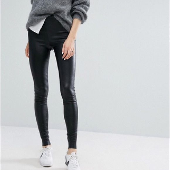 Pants - ❄️Winter clear sale! ❄️ High waisted leather pants
